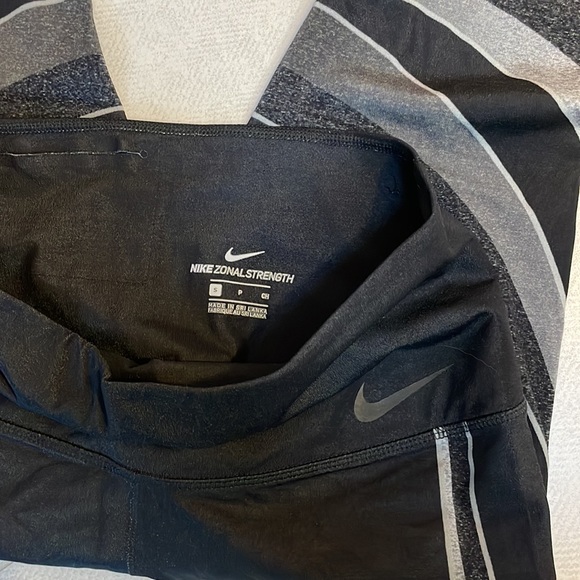 Nike compression leggings - Picture 5 of 5